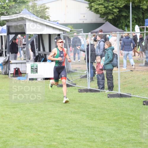 14.06.2026 - 7 Türme Triathlon Andreas Tolksdorf http://msf.ph/oto/9811683 14.06.2026 09:52:25 Schwimmen  meine-sportfotos.de