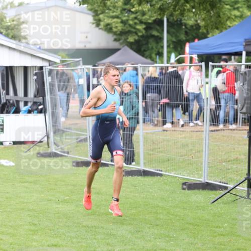 14.06.2026 - 7 Türme Triathlon Andreas Tolksdorf http://msf.ph/oto/9811687 14.06.2026 09:53:01 Schwimmen  meine-sportfotos.de
