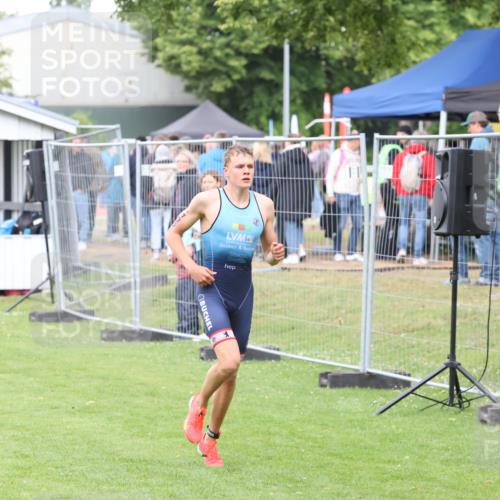 14.06.2026 - 7 Türme Triathlon Andreas Tolksdorf http://msf.ph/oto/9811688 14.06.2026 09:53:01 Schwimmen  meine-sportfotos.de