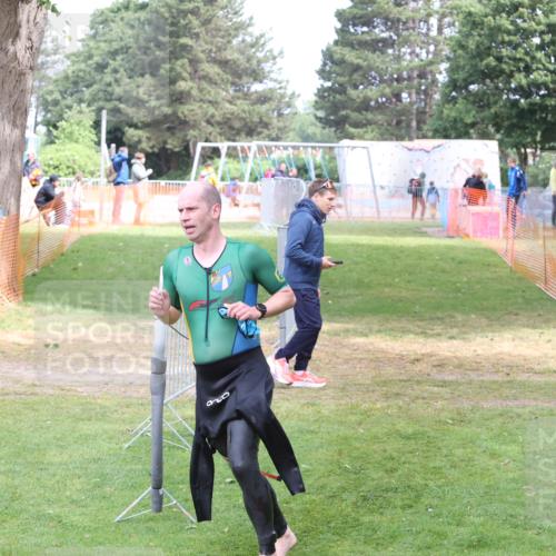 14.06.2026 - 7 Türme Triathlon Andreas Tolksdorf http://msf.ph/oto/9811715 14.06.2026 10:53:55 Schwimmen  meine-sportfotos.de