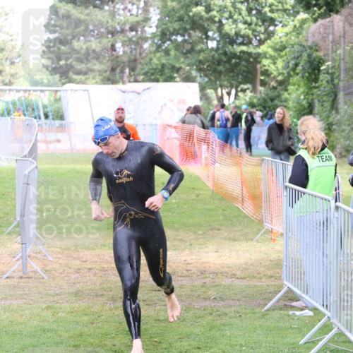 14.06.2026 - 7 Türme Triathlon Andreas Tolksdorf http://msf.ph/oto/9811908 14.06.2026 11:01:31 Schwimmen  meine-sportfotos.de