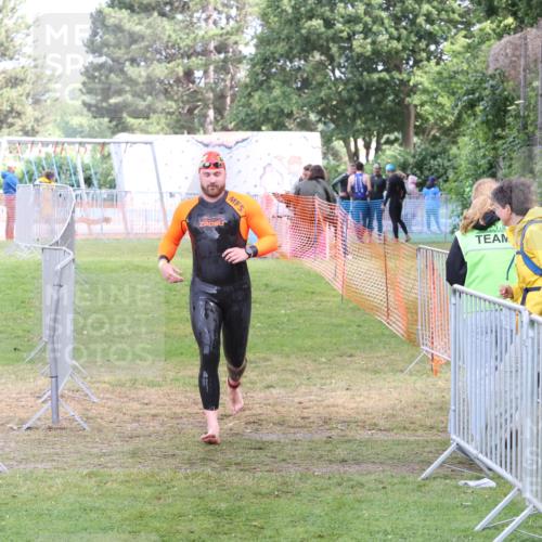 14.06.2026 - 7 Türme Triathlon Andreas Tolksdorf http://msf.ph/oto/9811915 14.06.2026 11:01:34 Schwimmen  meine-sportfotos.de