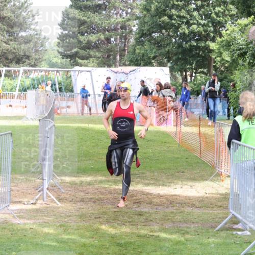 14.06.2026 - 7 Türme Triathlon Andreas Tolksdorf http://msf.ph/oto/9811975 14.06.2026 11:03:45 Schwimmen  meine-sportfotos.de
