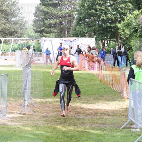 14.06.2026 - 7 Türme Triathlon Andreas Tolksdorf http://msf.ph/oto/9811976 14.06.2026 11:03:45 Schwimmen  meine-sportfotos.de