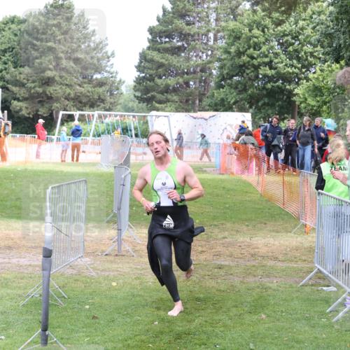 14.06.2026 - 7 Türme Triathlon Andreas Tolksdorf http://msf.ph/oto/9812016 14.06.2026 11:05:52 Schwimmen  meine-sportfotos.de