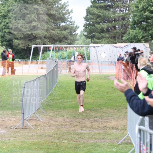 14.06.2026 - 7 Türme Triathlon Andreas Tolksdorf http://msf.ph/oto/9812050 14.06.2026 11:26:54 Schwimmen  meine-sportfotos.de