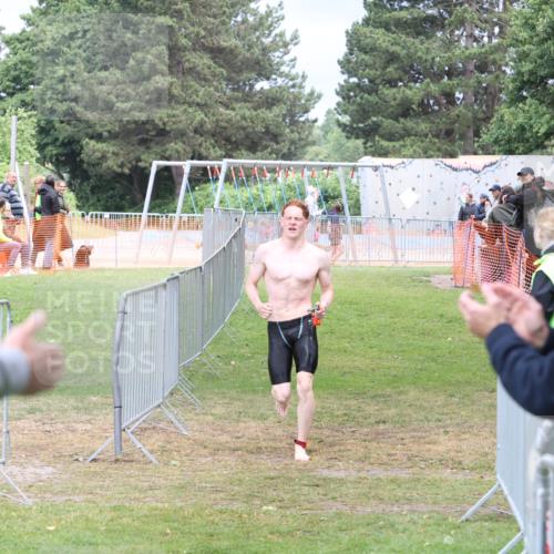 14.06.2026 - 7 Türme Triathlon Andreas Tolksdorf http://msf.ph/oto/9812053 14.06.2026 11:26:54 Schwimmen  meine-sportfotos.de