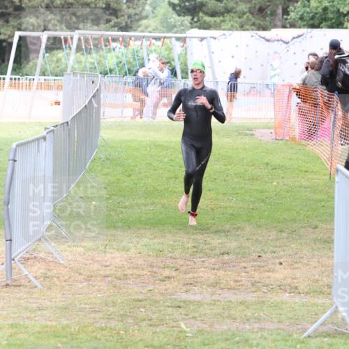14.06.2026 - 7 Türme Triathlon Andreas Tolksdorf http://msf.ph/oto/9812054 14.06.2026 11:27:16 Schwimmen  meine-sportfotos.de