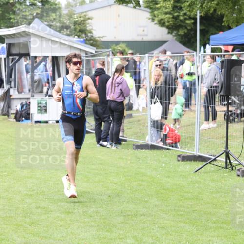14.06.2026 - 7 Türme Triathlon Andreas Tolksdorf http://msf.ph/oto/9812101 14.06.2026 11:28:50 Schwimmen  meine-sportfotos.de