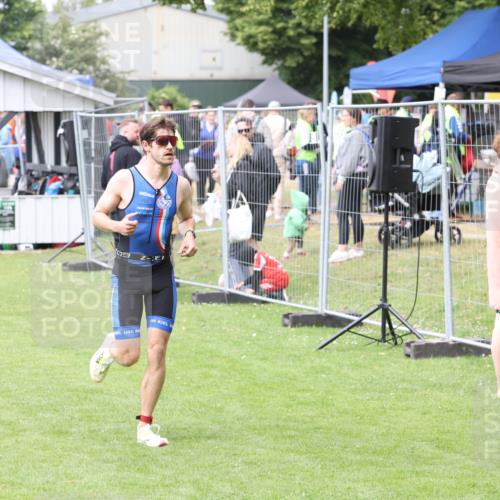 14.06.2026 - 7 Türme Triathlon Andreas Tolksdorf http://msf.ph/oto/9812103 14.06.2026 11:28:50 Schwimmen  meine-sportfotos.de