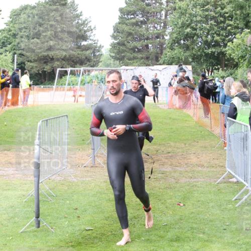 14.06.2026 - 7 Türme Triathlon Andreas Tolksdorf http://msf.ph/oto/9812482 14.06.2026 11:37:08 Schwimmen  meine-sportfotos.de