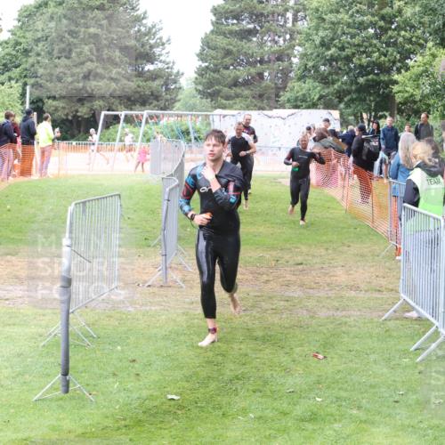 14.06.2026 - 7 Türme Triathlon Andreas Tolksdorf http://msf.ph/oto/9812507 14.06.2026 11:37:27 Schwimmen  meine-sportfotos.de
