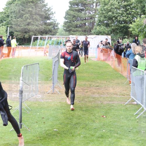 14.06.2026 - 7 Türme Triathlon Andreas Tolksdorf http://msf.ph/oto/9812514 14.06.2026 11:37:34 Schwimmen  meine-sportfotos.de