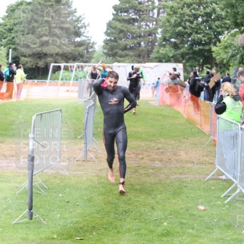 14.06.2026 - 7 Türme Triathlon Andreas Tolksdorf http://msf.ph/oto/9812606 14.06.2026 11:39:10 Schwimmen  meine-sportfotos.de