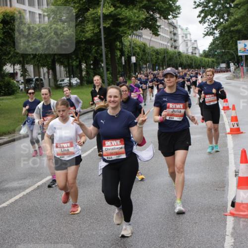 14.06.2026 - REWE Women's Run Jannik Wohlers http://msf.ph/oto/9812925 14.06.2026 10:39:25 Laufen 5821, 5675, 657, 5777, 57 meine-sportfotos.de