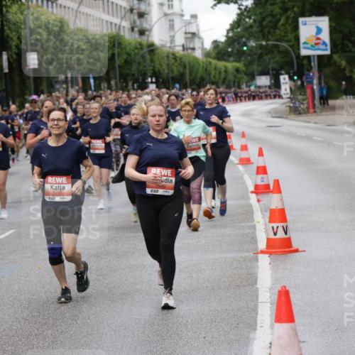 14.06.2026 - REWE Women's Run Jannik Wohlers http://msf.ph/oto/9813065 14.06.2026 10:39:42 Laufen 5455, 51, 5886, 57 meine-sportfotos.de
