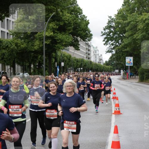 14.06.2026 - REWE Women's Run Jannik Wohlers http://msf.ph/oto/9813160 14.06.2026 10:39:51 Laufen 5532, 7, 56721, 6056 meine-sportfotos.de