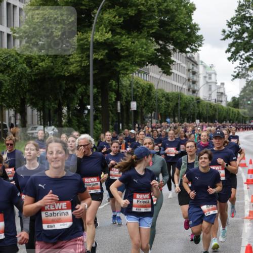 14.06.2026 - REWE Women's Run Jannik Wohlers http://msf.ph/oto/9813285 14.06.2026 10:40:07 Laufen 6025, 7, 6031, 57, 5948 meine-sportfotos.de