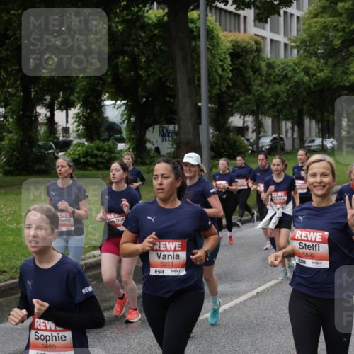 14.06.2026 - REWE Women's Run Jannik Wohlers http://msf.ph/oto/9813355 14.06.2026 10:40:17 Laufen 5650, 5274, 7, 5892 meine-sportfotos.de