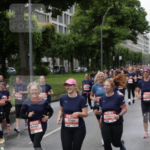 14.06.2026 - REWE Women's Run Jannik Wohlers http://msf.ph/oto/9813366 14.06.2026 10:40:19 Laufen 5289, 7, 5290, 57, 5444, 7 meine-sportfotos.de