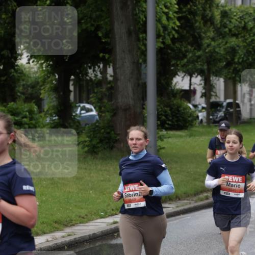 14.06.2026 - REWE Women's Run Jannik Wohlers http://msf.ph/oto/9814087 14.06.2026 10:39:35 Laufen 5569, 657, 5595, 7 meine-sportfotos.de