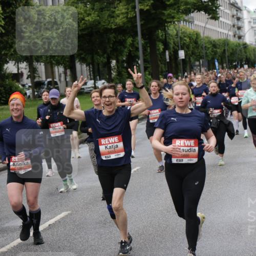 14.06.2026 - REWE Women's Run Jannik Wohlers http://msf.ph/oto/9814127 14.06.2026 10:39:44 Laufen 5966, 5455, 7, 5886, 7 meine-sportfotos.de