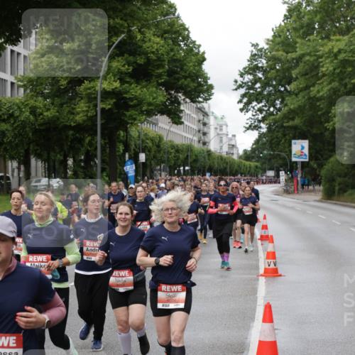 14.06.2026 - REWE Women's Run Jannik Wohlers http://msf.ph/oto/9814148 14.06.2026 10:39:50 Laufen 16, 6, 00, 6054, 6056 meine-sportfotos.de