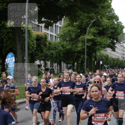 14.06.2026 - REWE Women's Run Jannik Wohlers http://msf.ph/oto/9814176 14.06.2026 10:39:57 Laufen 6, 00, 5050 meine-sportfotos.de