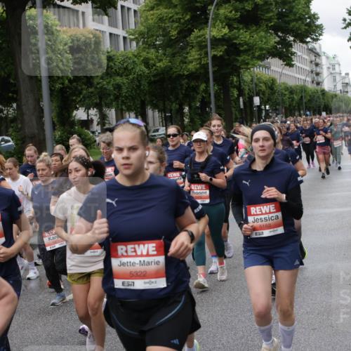 14.06.2026 - REWE Women's Run Jannik Wohlers http://msf.ph/oto/9814187 14.06.2026 10:39:59 Laufen 6020, 657, 5322, 657, 5373, 5183, 657 meine-sportfotos.de