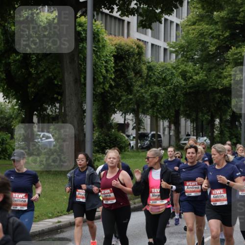 14.06.2026 - REWE Women's Run Jannik Wohlers http://msf.ph/oto/9814205 14.06.2026 10:40:05 Laufen 6364, 51, 5826, 5929, 577, 657 meine-sportfotos.de