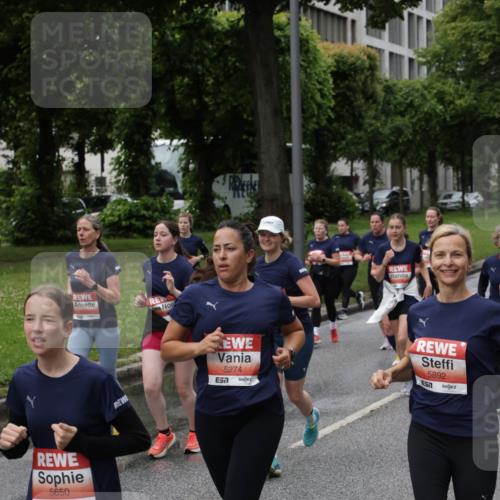 14.06.2026 - REWE Women's Run Jannik Wohlers http://msf.ph/oto/9814247 14.06.2026 10:40:17 Laufen 5650, 5274, 7, 5892 meine-sportfotos.de