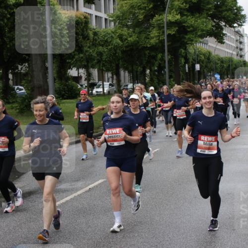 14.06.2026 - REWE Women's Run Jannik Wohlers http://msf.ph/oto/9814282 14.06.2026 10:40:27 Laufen 5307, 5553 meine-sportfotos.de