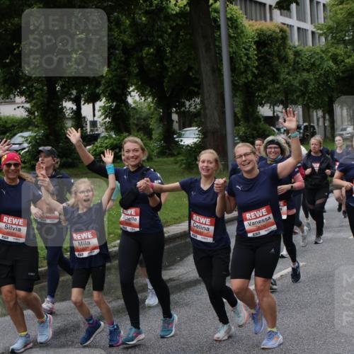 14.06.2026 - REWE Women's Run Jannik Wohlers http://msf.ph/oto/9814316 14.06.2026 10:40:31 Laufen 5027, 857, 5609, 7, 7, 5610 meine-sportfotos.de