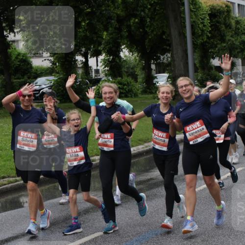 14.06.2026 - REWE Women's Run Jannik Wohlers http://msf.ph/oto/9814319 14.06.2026 10:40:31 Laufen 5027, 7, 5609, 657, 5607, 5610, 51 meine-sportfotos.de