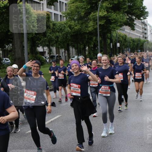 14.06.2026 - REWE Women's Run Jannik Wohlers http://msf.ph/oto/9814335 14.06.2026 10:40:33 Laufen 5507, 5891, 57, 5890, 5415 meine-sportfotos.de