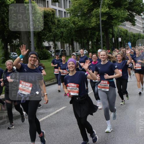 14.06.2026 - REWE Women's Run Jannik Wohlers http://msf.ph/oto/9814339 14.06.2026 10:40:33 Laufen 607, 5891, 657, 5890, 5415 meine-sportfotos.de