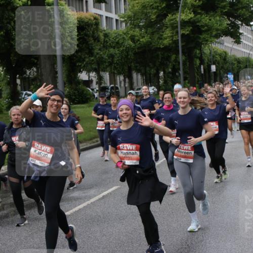 14.06.2026 - REWE Women's Run Jannik Wohlers http://msf.ph/oto/9814340 14.06.2026 10:40:33 Laufen 57, 5891, 5890, 5415 meine-sportfotos.de