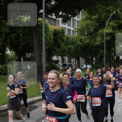 14.06.2026 - REWE Women's Run Jannik Wohlers http://msf.ph/oto/9814343 14.06.2026 10:40:35 Laufen 5415, 5297, 6144 meine-sportfotos.de