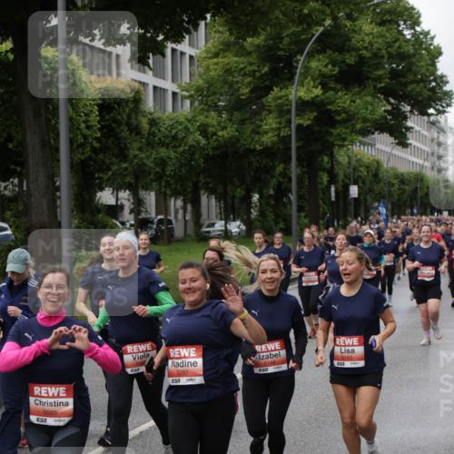 14.06.2026 - REWE Women's Run Jannik Wohlers http://msf.ph/oto/9814345 14.06.2026 10:40:35 Laufen 5689, 5297, 51, 5144, 57, 5143 meine-sportfotos.de