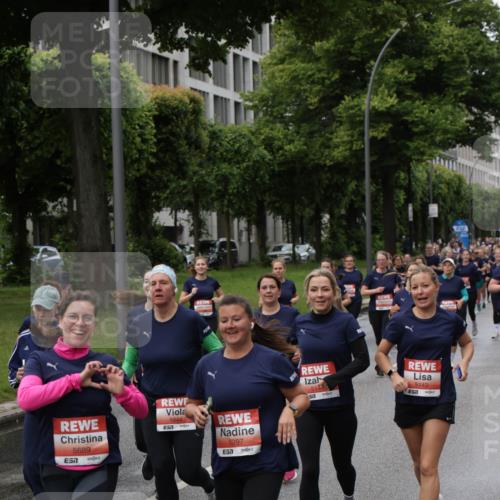 14.06.2026 - REWE Women's Run Jannik Wohlers http://msf.ph/oto/9814348 14.06.2026 10:40:36 Laufen 5689, 7, 5644, 7, 5297, 5142, 57, 5143 meine-sportfotos.de