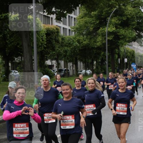 14.06.2026 - REWE Women's Run Jannik Wohlers http://msf.ph/oto/9814349 14.06.2026 10:40:36 Laufen 5689, 7, 5644, 5297, 514, 5143, 7 meine-sportfotos.de