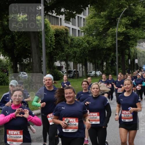 14.06.2026 - REWE Women's Run Jannik Wohlers http://msf.ph/oto/9814352 14.06.2026 10:40:36 Laufen 5689, 5297, 5144, 5143 meine-sportfotos.de