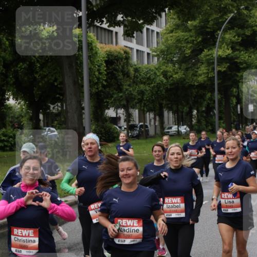 14.06.2026 - REWE Women's Run Jannik Wohlers http://msf.ph/oto/9814353 14.06.2026 10:40:36 Laufen 5689, 5297, 5144, 5143 meine-sportfotos.de