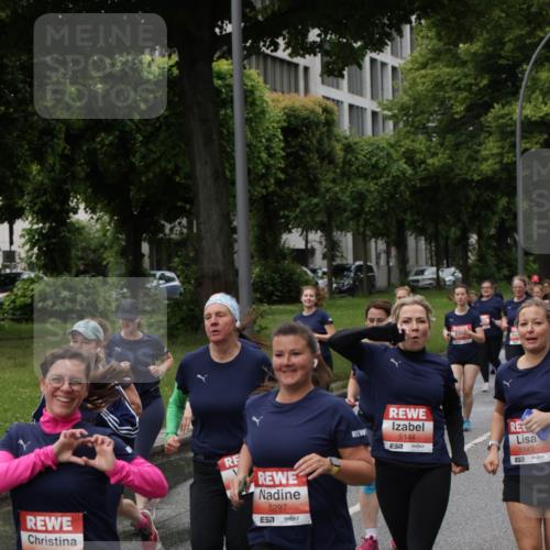 14.06.2026 - REWE Women's Run Jannik Wohlers http://msf.ph/oto/9814356 14.06.2026 10:40:36 Laufen 5689, 57, 5297, 5144, 5143, 51 meine-sportfotos.de