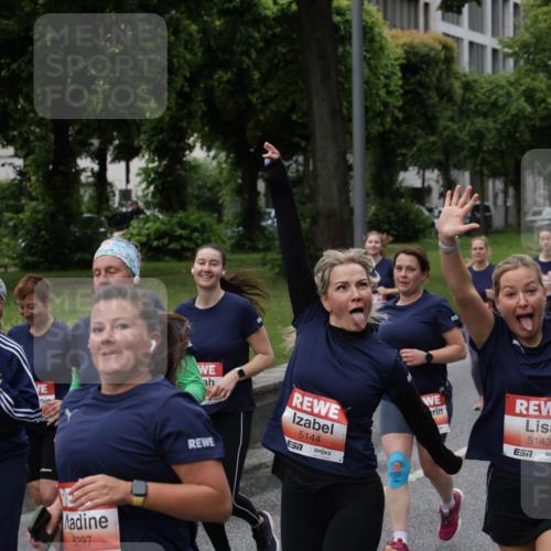 14.06.2026 - REWE Women's Run Jannik Wohlers http://msf.ph/oto/9814357 14.06.2026 10:40:37 Laufen 5297, 5144, 7, 5143 meine-sportfotos.de