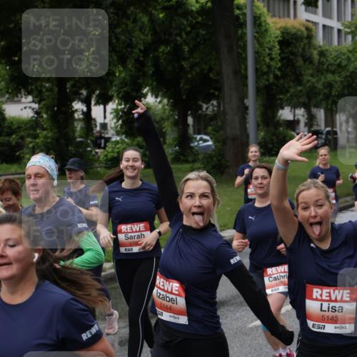 14.06.2026 - REWE Women's Run Jannik Wohlers http://msf.ph/oto/9814361 14.06.2026 10:40:37 Laufen 5297, 5720, 57, 5144, 5557, 57, 5143 meine-sportfotos.de