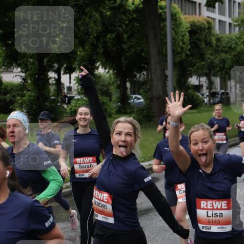 14.06.2026 - REWE Women's Run Jannik Wohlers http://msf.ph/oto/9814362 14.06.2026 10:40:37 Laufen 5720, 5144, 517, 5143 meine-sportfotos.de