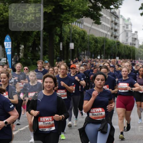 14.06.2026 - REWE Women's Run Jannik Wohlers http://msf.ph/oto/9814394 14.06.2026 10:40:46 Laufen 6, 30, 5771, 5134 meine-sportfotos.de