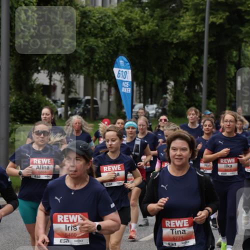 14.06.2026 - REWE Women's Run Jannik Wohlers http://msf.ph/oto/9814403 14.06.2026 10:40:47 Laufen 5864, 7, 630, 7, 5460, 5771, 5417, 57 meine-sportfotos.de