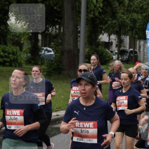 14.06.2026 - REWE Women's Run Jannik Wohlers http://msf.ph/oto/9814411 14.06.2026 10:40:47 Laufen 5049, 517, 5864, 577, 5460, 5351 meine-sportfotos.de